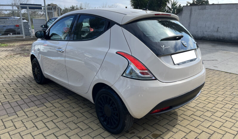 Lancia Ypsilon pieno