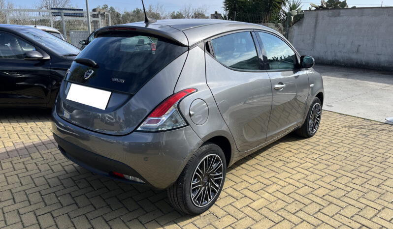 Lancia Ypsilon pieno